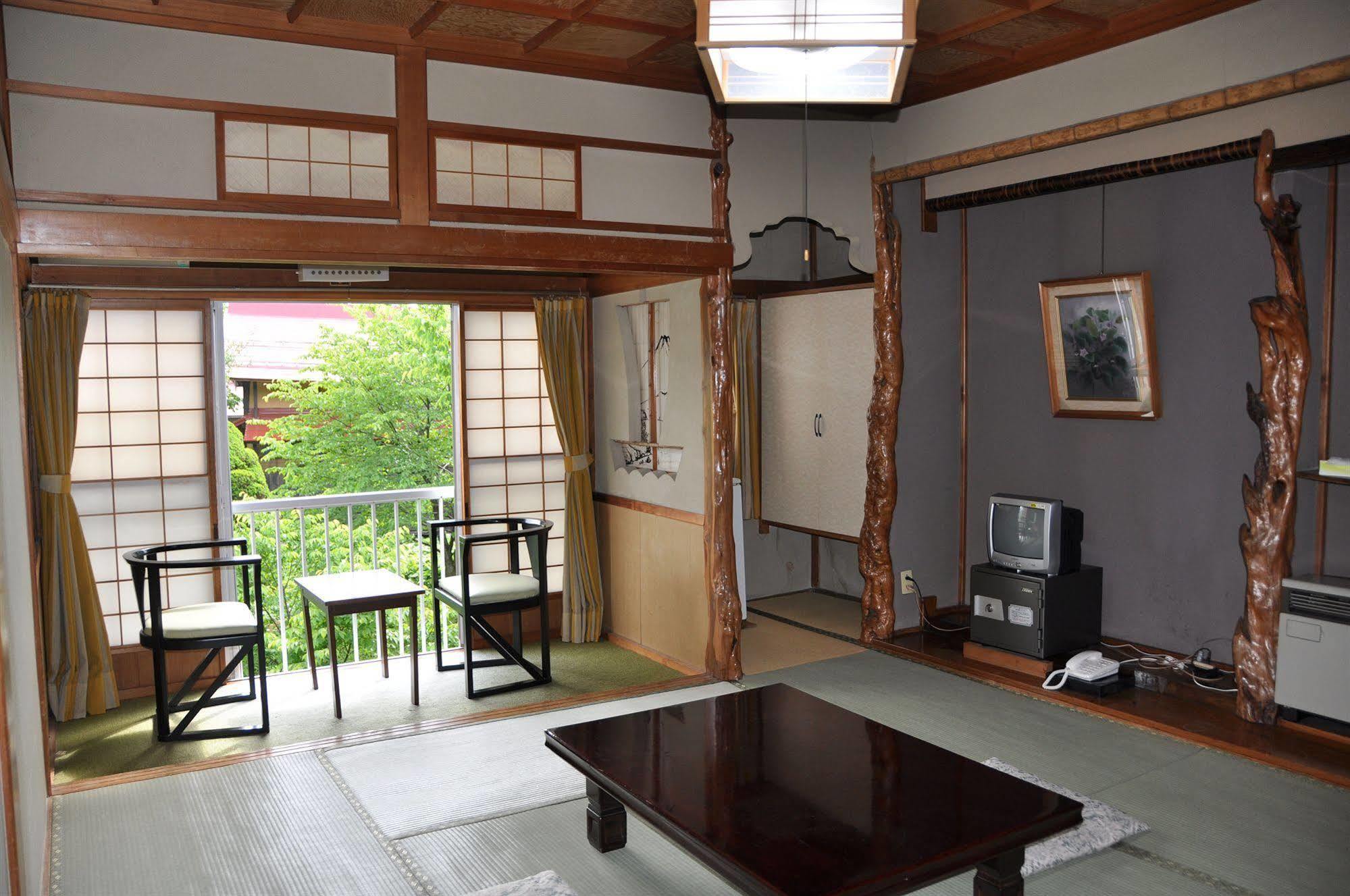 Yoshidaya Ryokan Ямагата Екстериор снимка